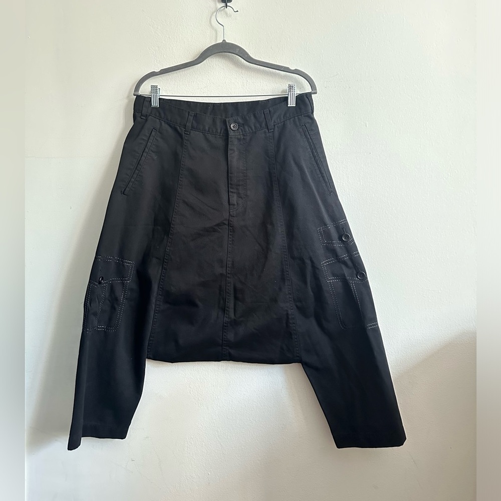 COMME des garcon black label cargo style capris. Size M.